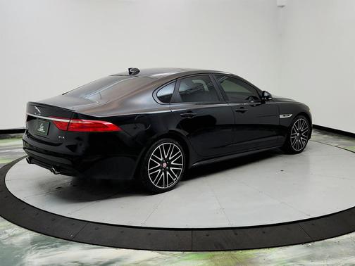 2016 Jaguar XF 35t R-Sport