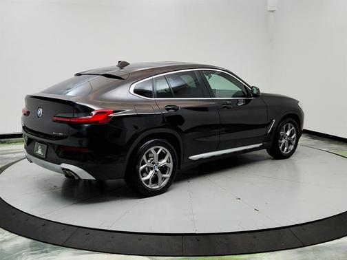 2022 BMW X4 xDrive30i