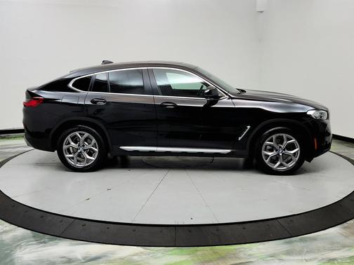 2022 BMW X4 xDrive30i