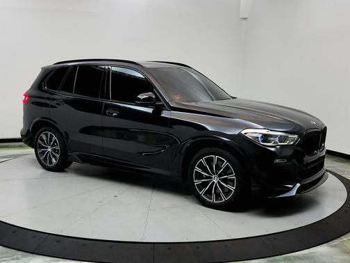 2021 BMW X5 M50i