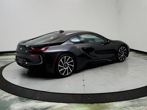 Gray 2016 BMW i8