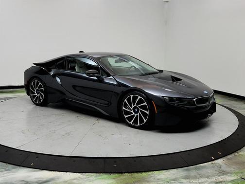 Gray 2016 BMW i8