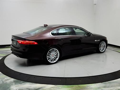 2018 Jaguar XF 25t Prestige