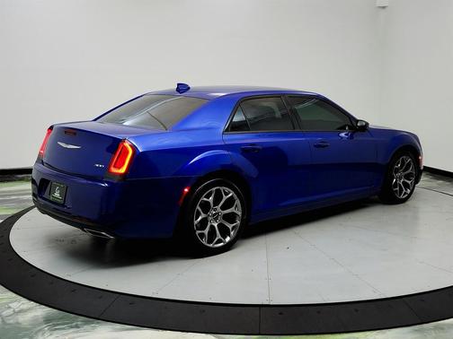 2018 Chrysler 300 Touring