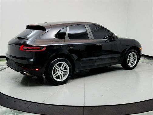 2017 Porsche Macan Base