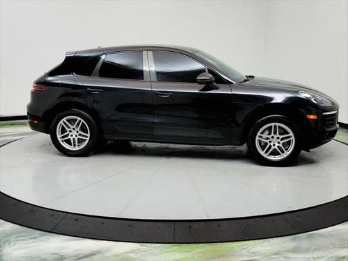2017 Porsche Macan Base