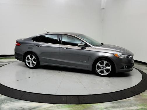 Gray 2014 Ford Fusion Hybrid SE