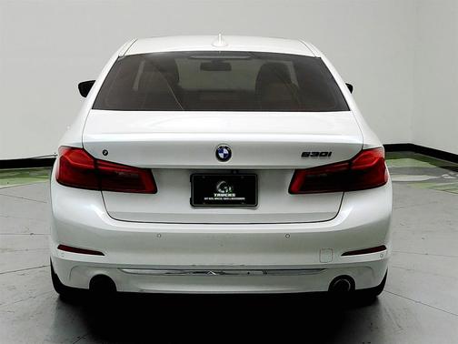2017 BMW 530 530i