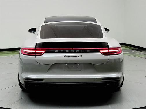 Gray 2018 Porsche Panamera 4S