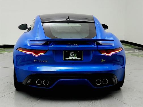 2019 Jaguar F-TYPE R 550hp