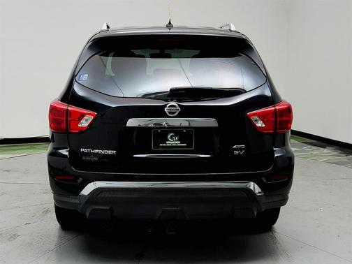 2017 Nissan Pathfinder SV