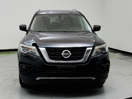 2017 Nissan Pathfinder SV