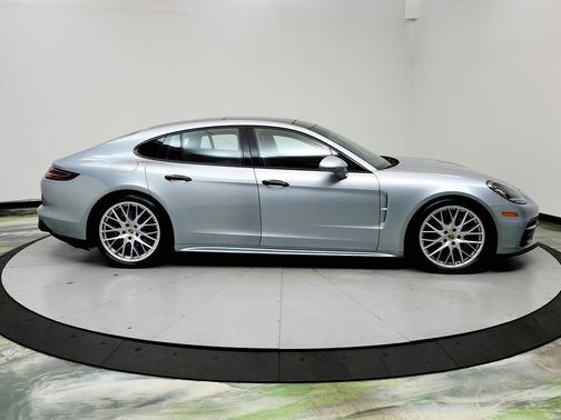 2020 Porsche Panamera 4