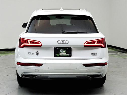 2018 Audi Q5 Premium Plus