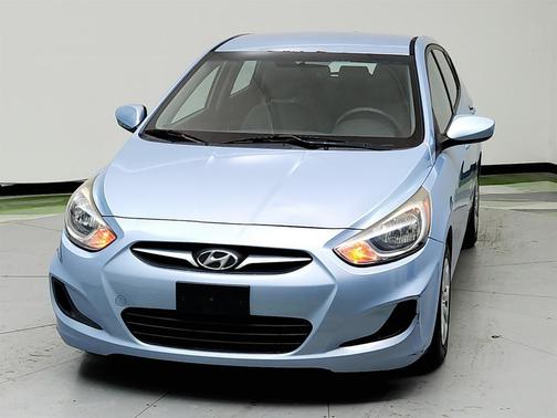 2012 Hyundai Accent GS