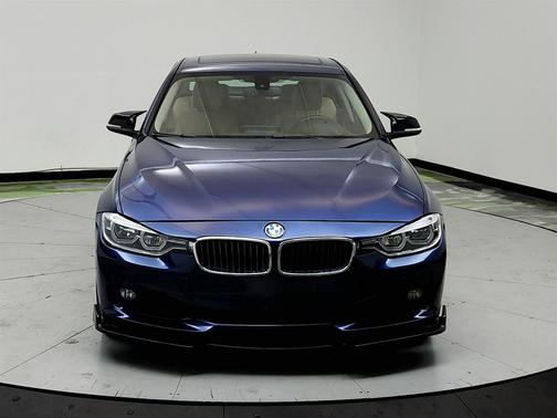 Blue 2018 BMW 320 i
