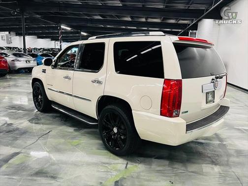 2011 Cadillac Escalade Luxury