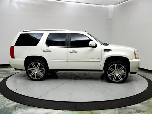 2011 Cadillac Escalade Luxury