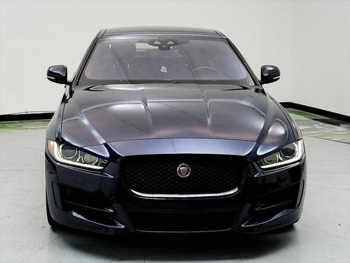 2018 Jaguar XE 25t R-Sport