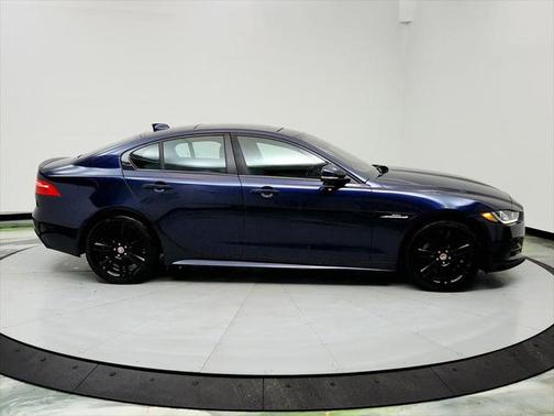 2018 Jaguar XE 25t R-Sport