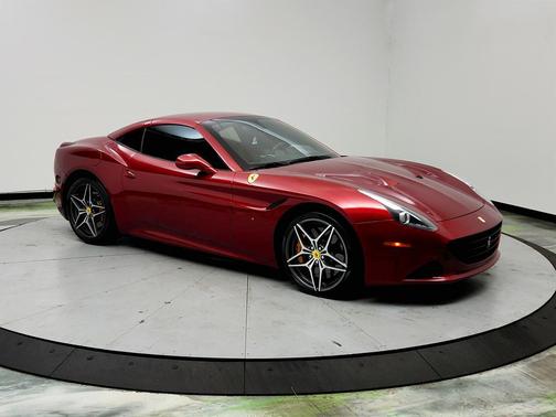 Red 2017 Ferrari California T