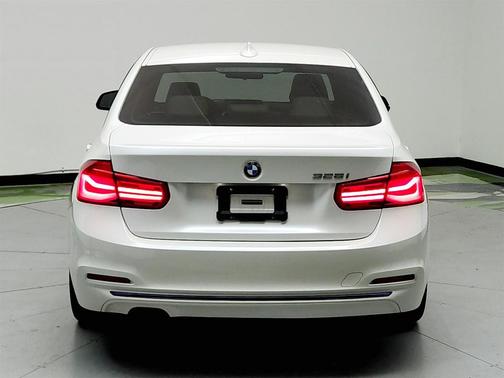 2016 BMW 328 328i