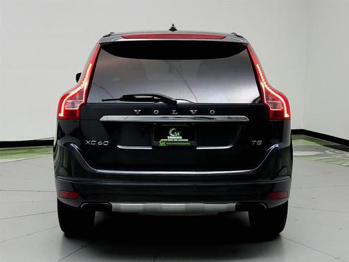 2015 Volvo XC60 T5 Premier Plus