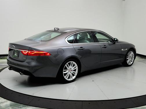 2017 Jaguar XF 35t Prestige