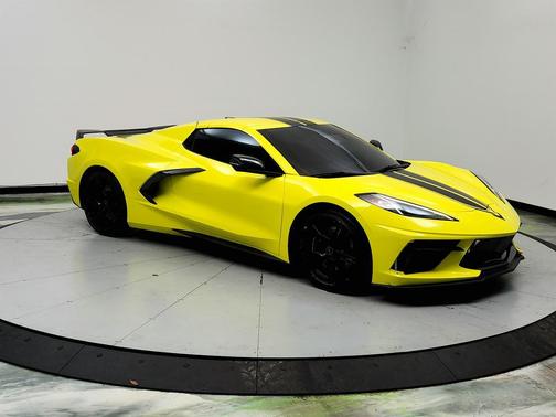Yellow 2022 Chevrolet Corvette Stingray w/3LT