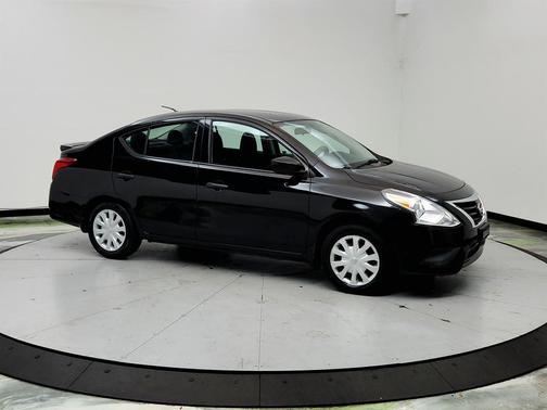 Black 2016 Nissan Versa 1.6 S+