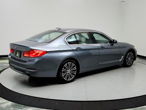 2019 BMW 530 i