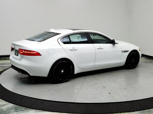 2017 Jaguar XE 25t Prestige