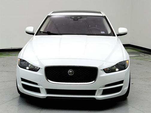 2017 Jaguar XE 25t Prestige