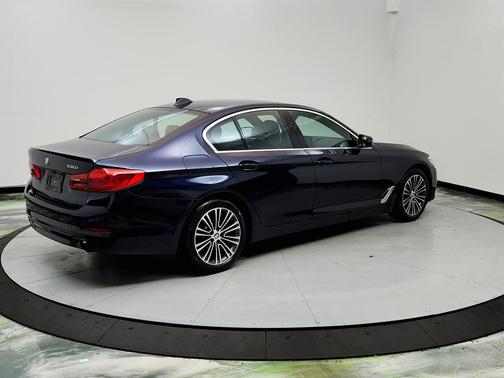 2019 BMW 530 530i