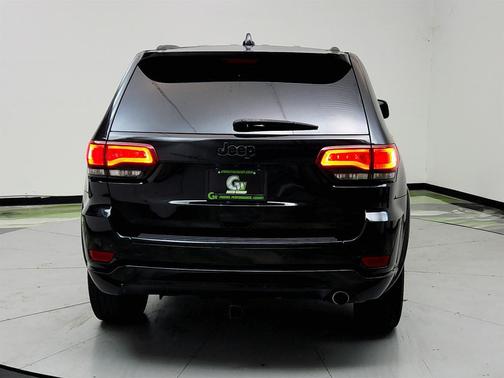 Black 2018 Jeep Grand Cherokee Laredo E