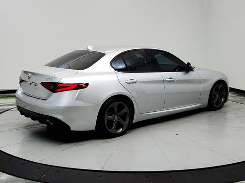 2018 Alfa Romeo Giulia Base