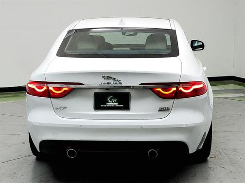 2020 Jaguar XF 30t Prestige