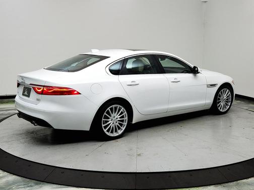 2020 Jaguar XF 30t Prestige