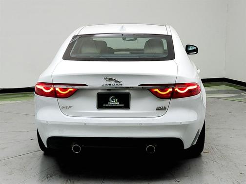 2020 Jaguar XF 30t Prestige