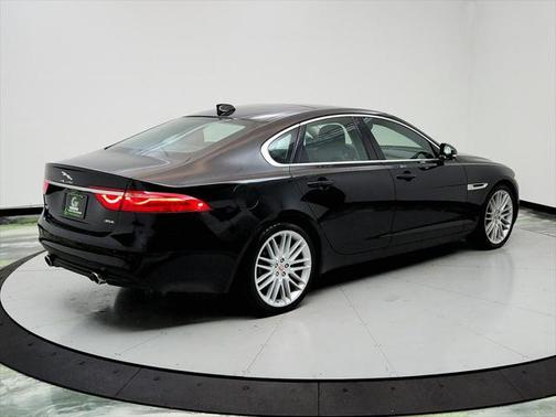 2016 Jaguar XF 35t Prestige