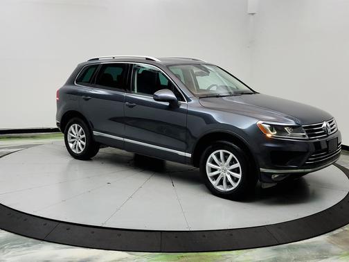 Gray 2016 Volkswagen Touareg Sport
