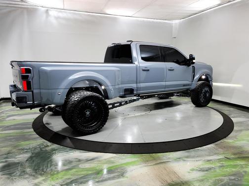 2024 Ford F-450 Platinum