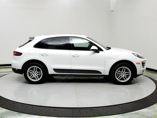2017 Porsche Macan Base