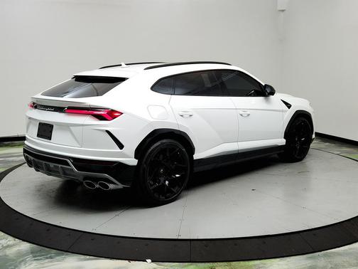 2019 Lamborghini Urus Base