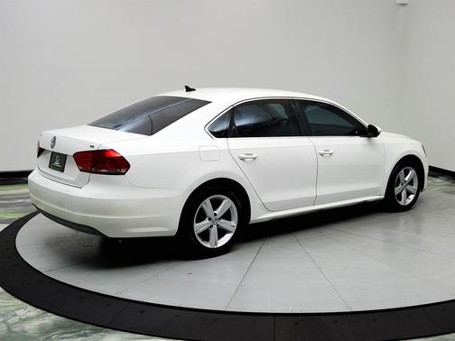 2012 Volkswagen Passat 2.5 SE