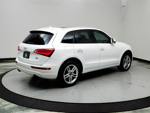 White 2016 Audi Q5 2.0T Premium Plus