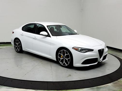 White 2018 Alfa Romeo Giulia Ti Sport