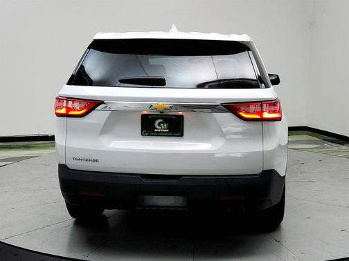 White 2019 Chevrolet Traverse LS