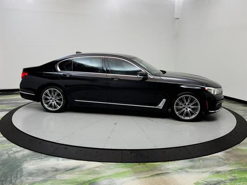Black 2016 BMW 740 740i