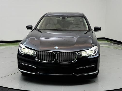 Black 2016 BMW 740 740i